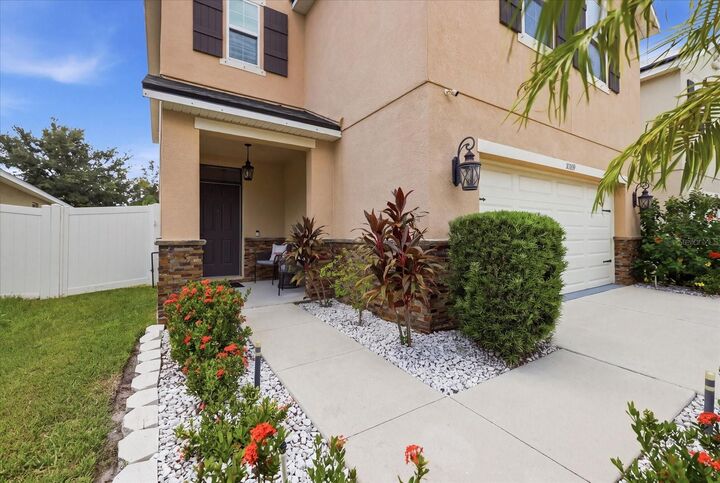 Property Photo:  10519 Whispering Hammock Drive  FL 33578 