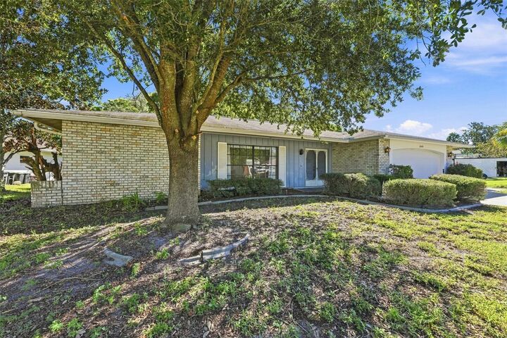 Property Photo:  13300 Shadberry Lane  FL 34667 