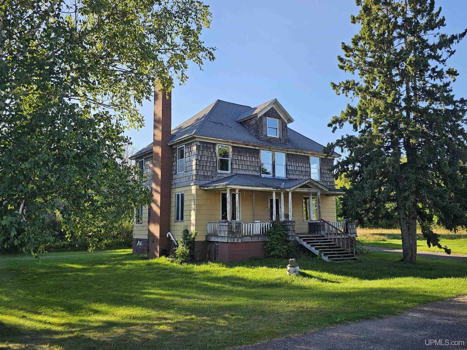 Property Photo: 36 7th Street MI 49963