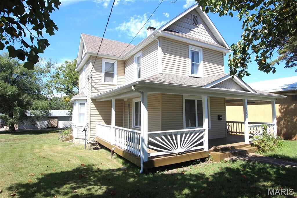 Property Photo:  323 N Division Street  MO 63628 