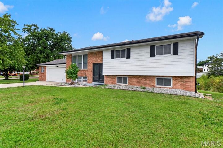 Property Photo:  11029 Patrina Court  MO 63126 