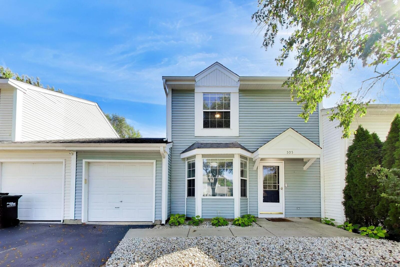 Property Photo:  505 Newbury Drive  IL 60042 