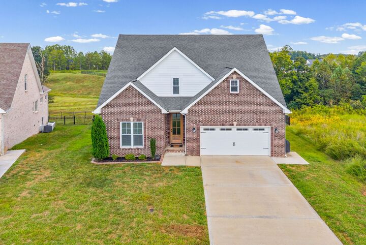 Property Photo: 1581 Hereford Blvd TN 37043