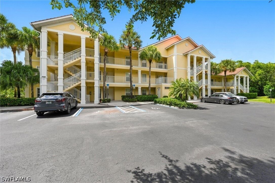 Property Photo:  