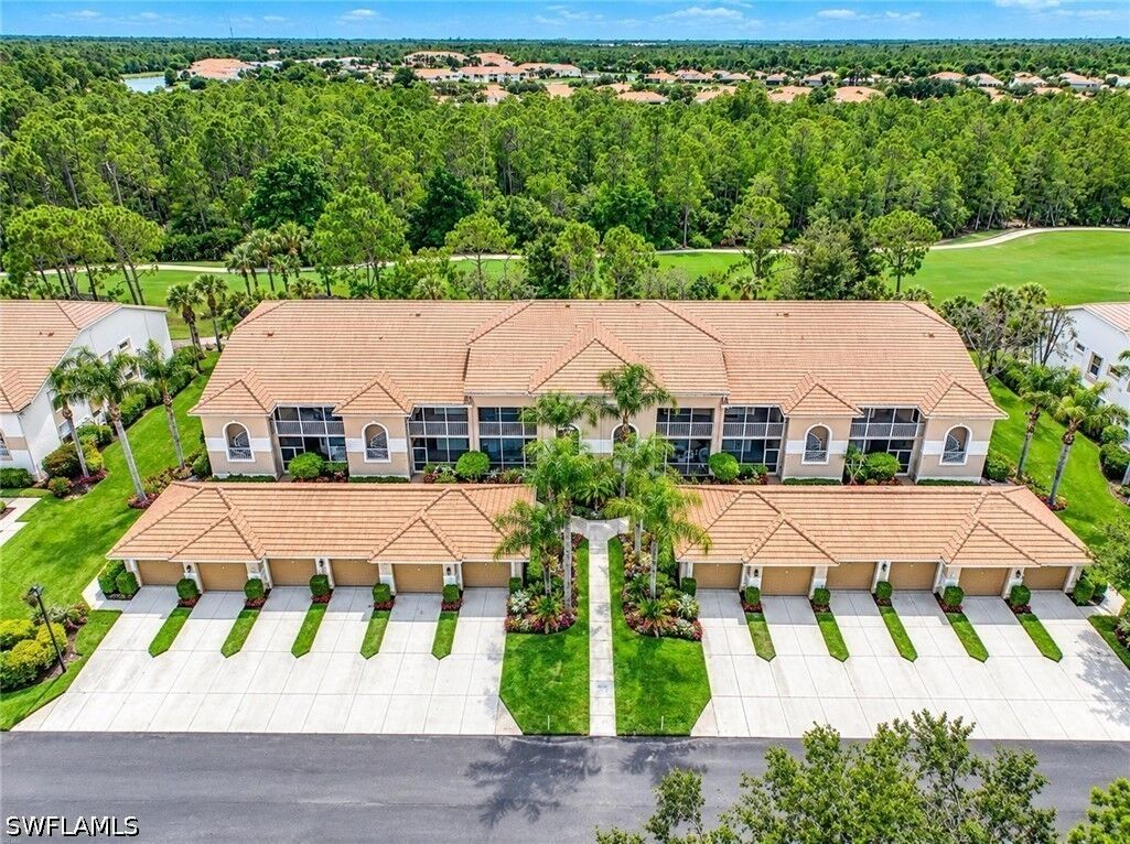 Property Photo:  3685 Buttonwood Way 1521  FL 34112 