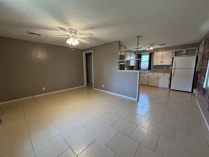 Property Photo:  320 W Gary Ave  OK 74601 