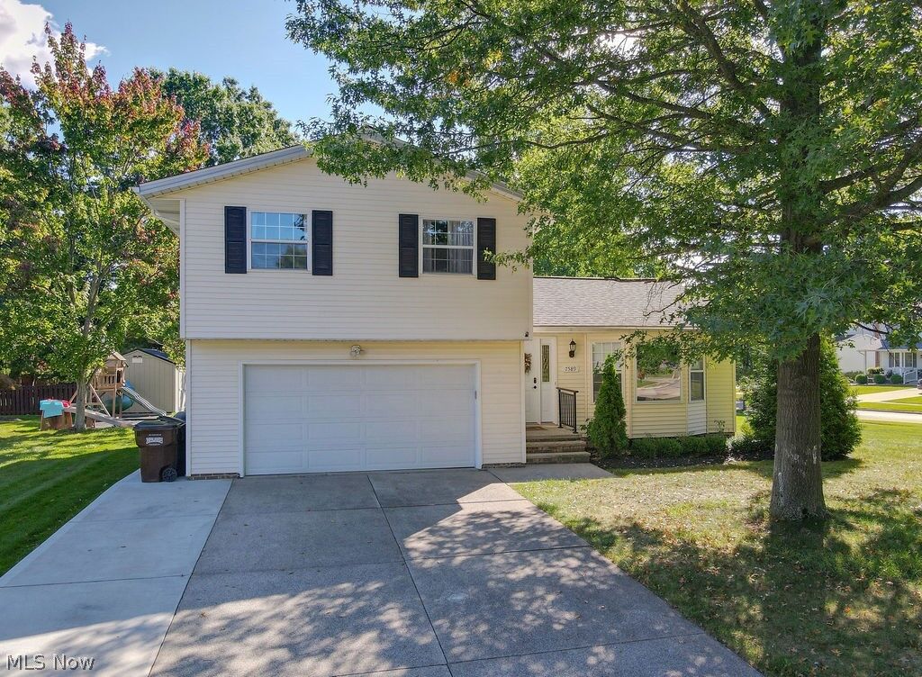 Property Photo:  7589 Deer Run Trail  OH 44130 