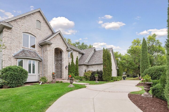Property Photo: 16465 Eagle Ridge Drive MN 55345