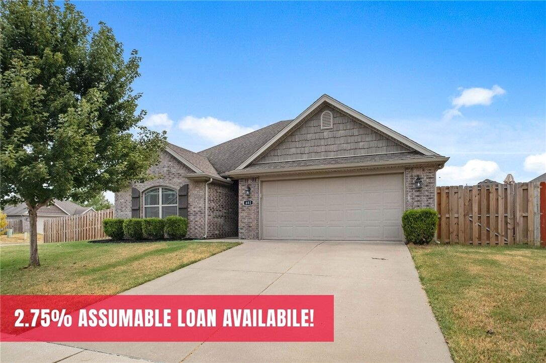 Property Photo:  402 W Laurel Avenue  AR 72758 