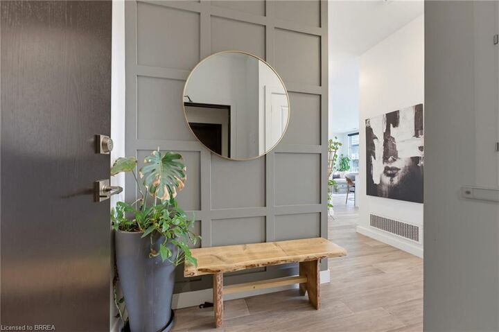 Property Photo:  50 Grand Avenue S 1802  ON N1S 0C2 