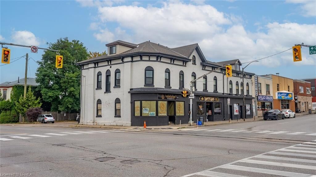 Property Photo:  302 Colborne Street 2  ON N3S 3M9 