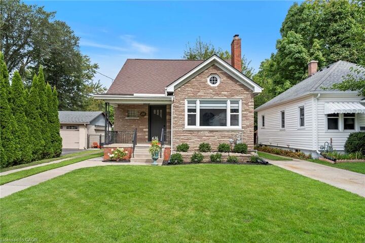 Property Photo:  25 Mc Call Street  ON N3Y 2C5 