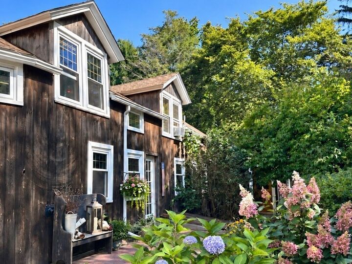 Property Photo:  5 Putnam Hill Rd  MA 01590 