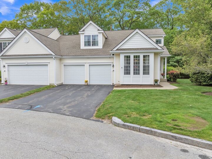 Property Photo:  16 Linkside Ct 16  MA 01534 