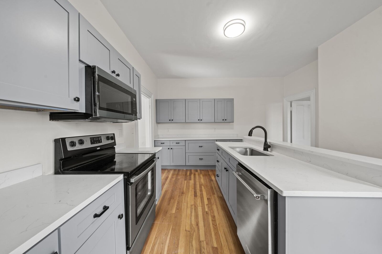 Property Photo:  16 Lafayette Street 1  MA 01880 