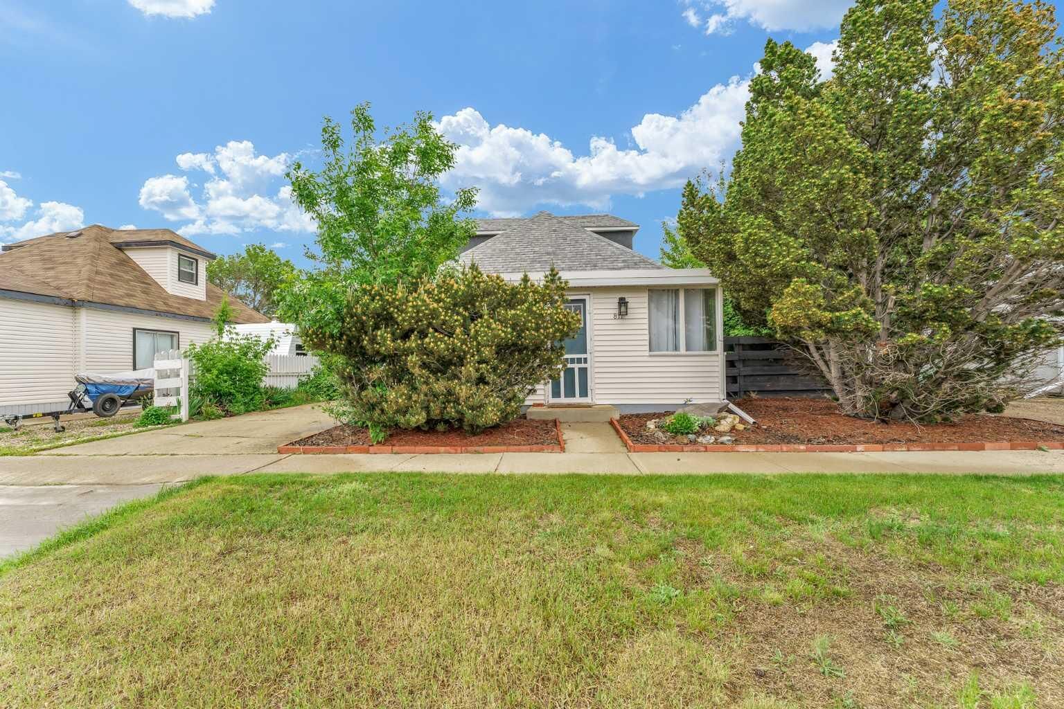 Property Photo:  817 Main Street S  AB T0J 2P0 