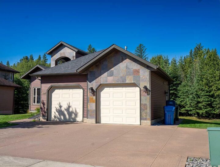 Property Photo:  7402 61 Street  AB T4T 0A3 