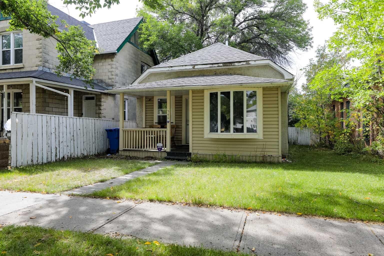 Property Photo:  540 12 Street S  AB T1J 2R7 