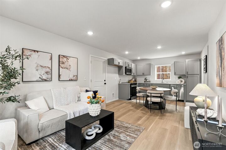 Property Photo:  10514  Ninth Avenue NE  WA 98125 