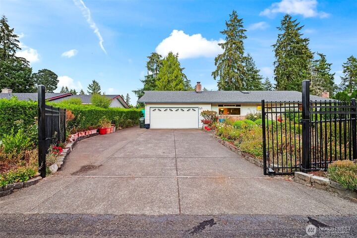 Property Photo:  18911  9th Avenue Ct E  WA 98387 