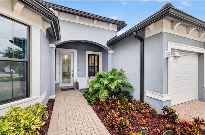 Property Photo:  4529 Pinehurst Trail W  FL 33309 