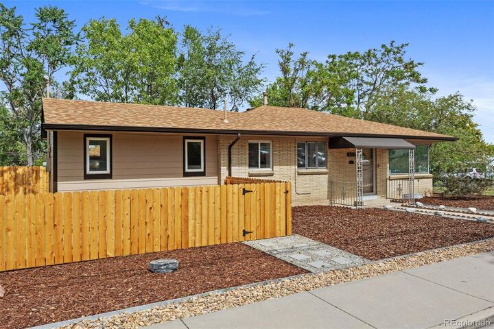 Property Photo:  3101 W Cedar Avenue  CO 80219 