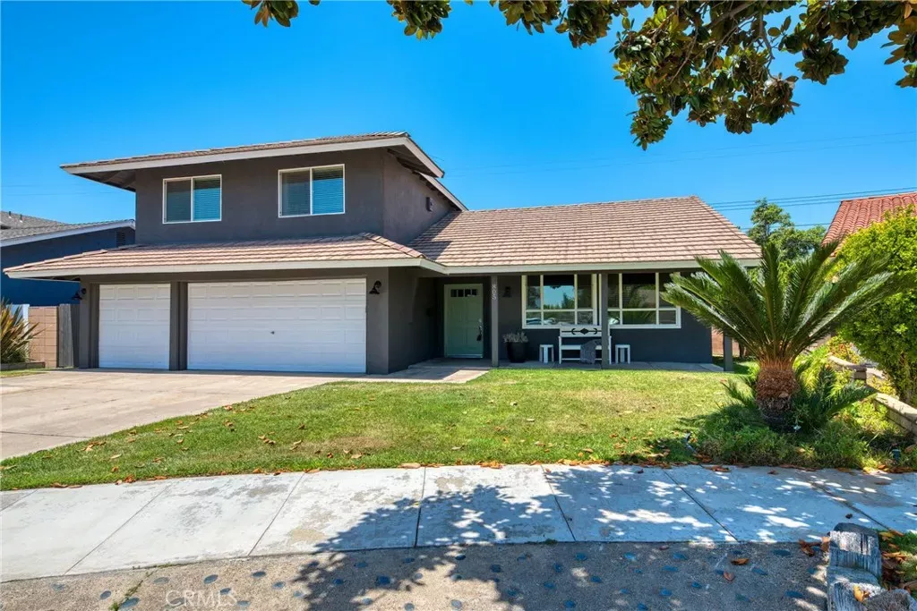Property Photo:  805 E Barkley Avenue  CA 92867 