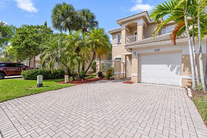 Property Photo: 2256 NW 170th Ave 2256 FL 33028
