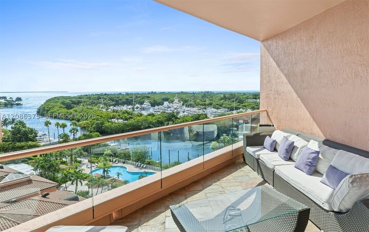 Property Photo:  60 Edgewater Dr 9D  FL 33133 