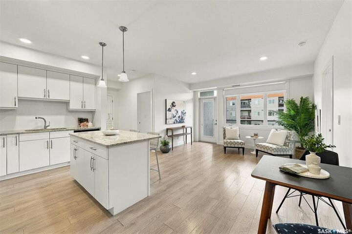 Property Photo:  770 Childers Crescent 202  SK S7L 6W1 