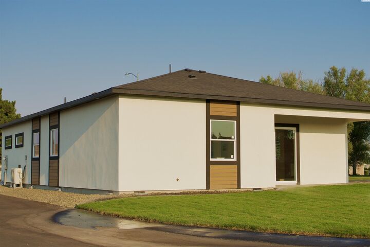 Property Photo:  1022 Rd 64  WA 99301 