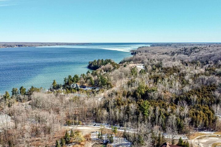 Property Photo:  38 Camelot Square  ON L4M 0C3 