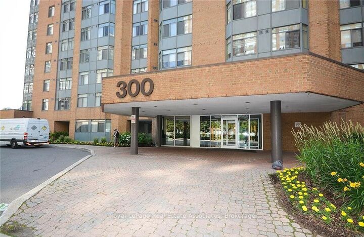 Property Photo: 300 Webb Drive 507 ON L5B 3W3