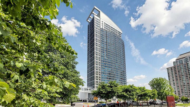 Property Photo:  38 Lee Centre Drive 1809  ON M1H 3J7 