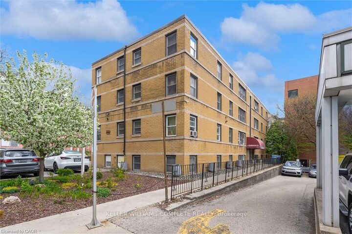 Property Photo:  4 Robinson Street 14  ON L8P 1Y5 