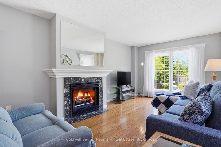 Property Photo:  941 Gordon Street 49  ON N1G 4R9 