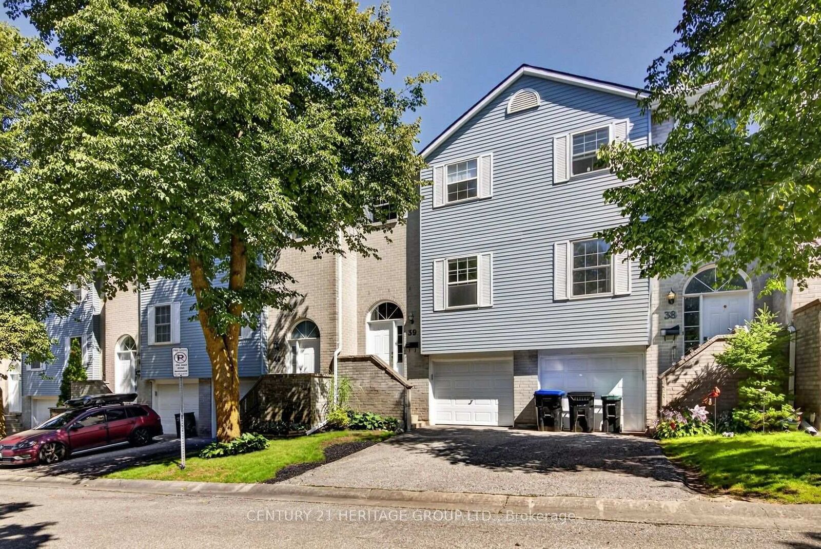 Property Photo:  39 Harmony Circle 39  ON L3Z 2T9 