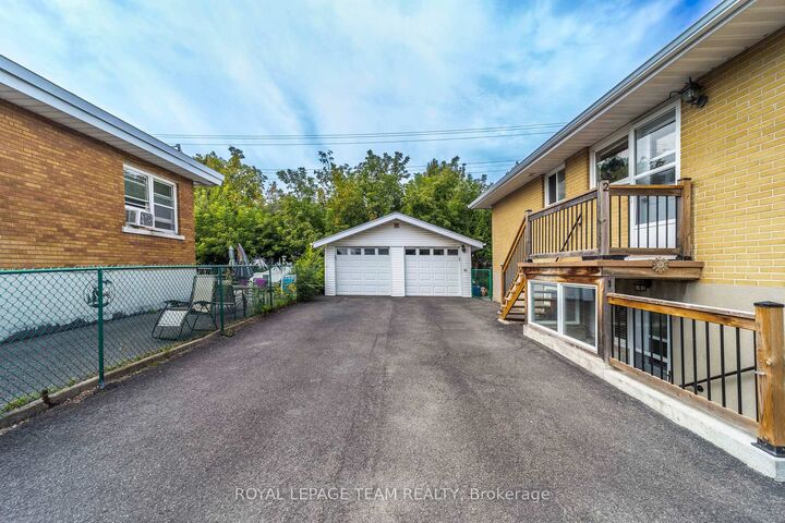Property Photo:  676 Borthwick Avenue 1  ON K1K 2M2 