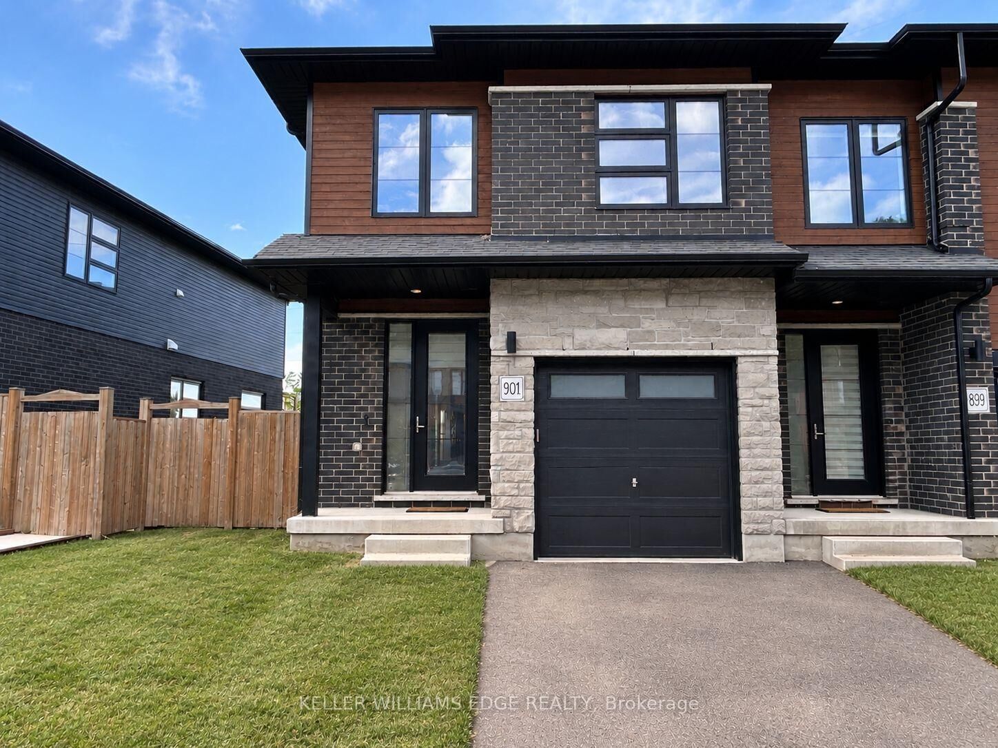 Property Photo:  901 Robert Ferrie Drive  ON N2R 0P2 