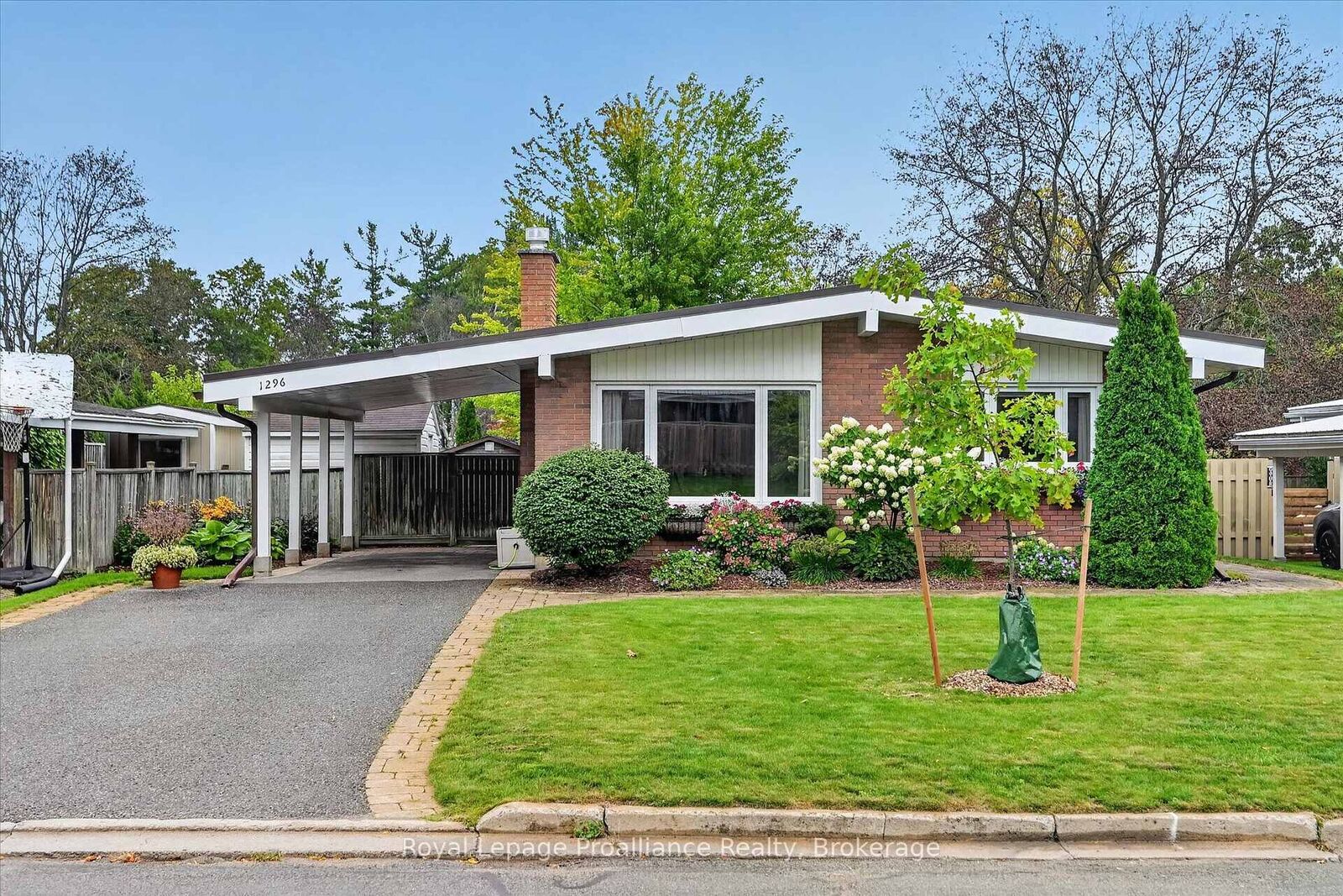 Property Photo:  1296 Hudson Street  ON K9H 6Z8 