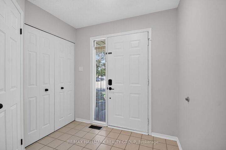 Property Photo:  82 Whalings Circle  ON K2S 1S4 