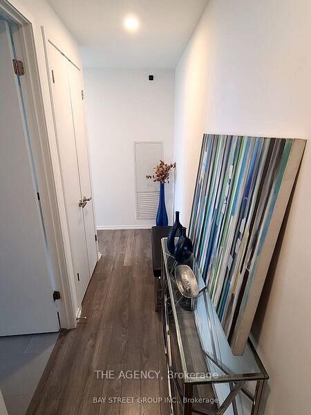 Property Photo:  197 Yonge Street 4109  ON M5B 0C1 