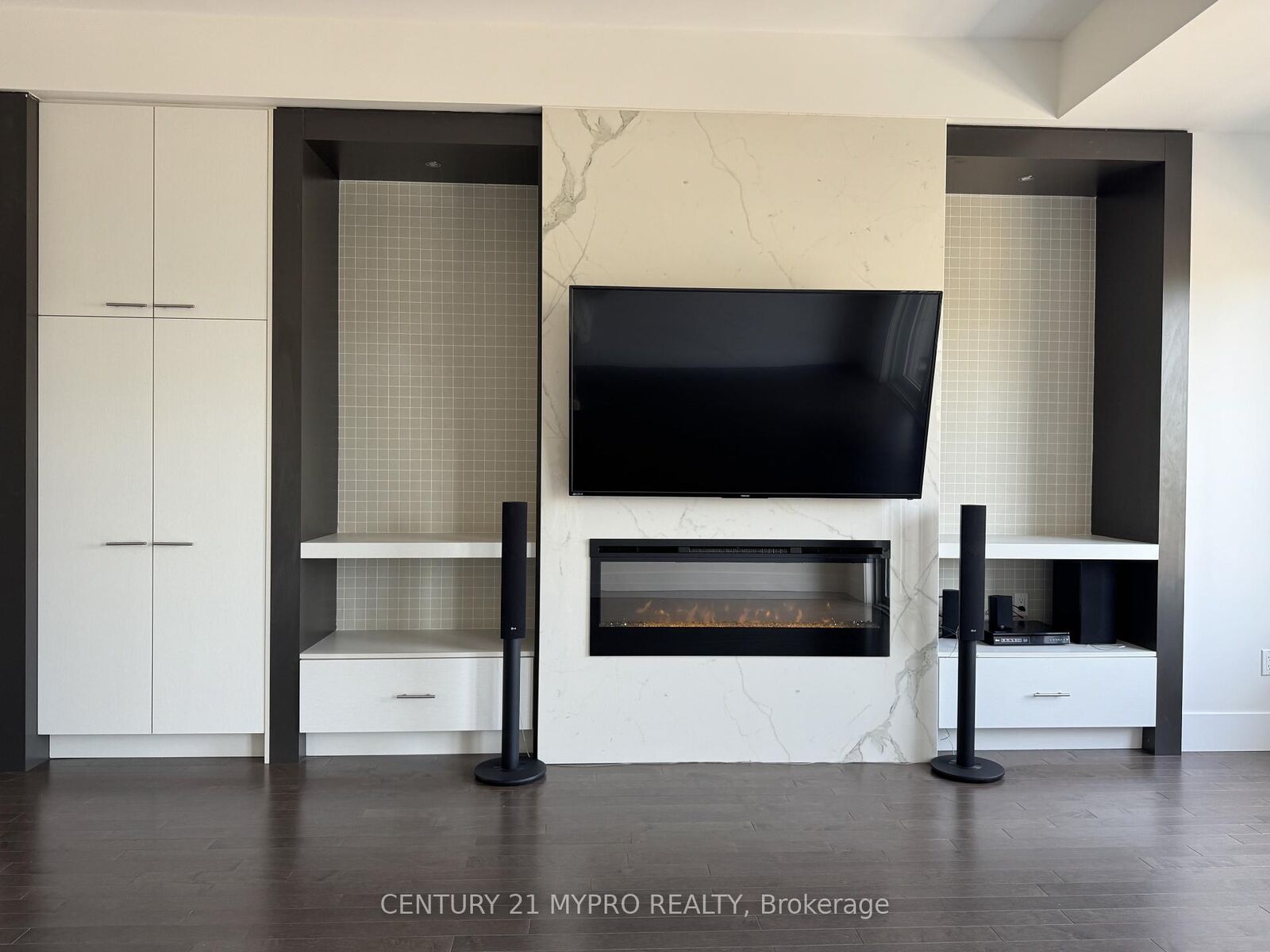 Property Photo:  12 Ambler Lane 87  ON L4C 0Z8 