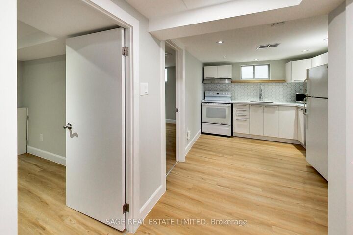 Property Photo:  2505 Gerrard Street E Lower  ON M1N 1W7 