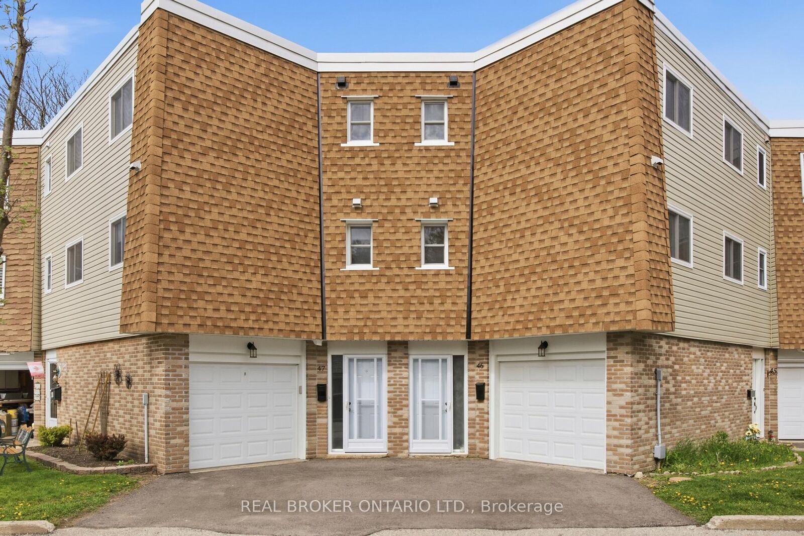 Property Photo:  60 Elmsdale Drive 46  ON N2E 2G4 