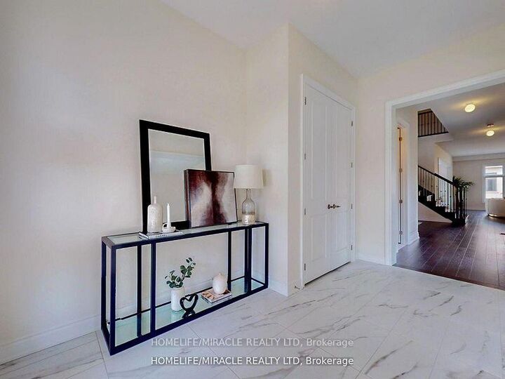Property Photo: 25 Joiner Circle ON L4A 4W9
