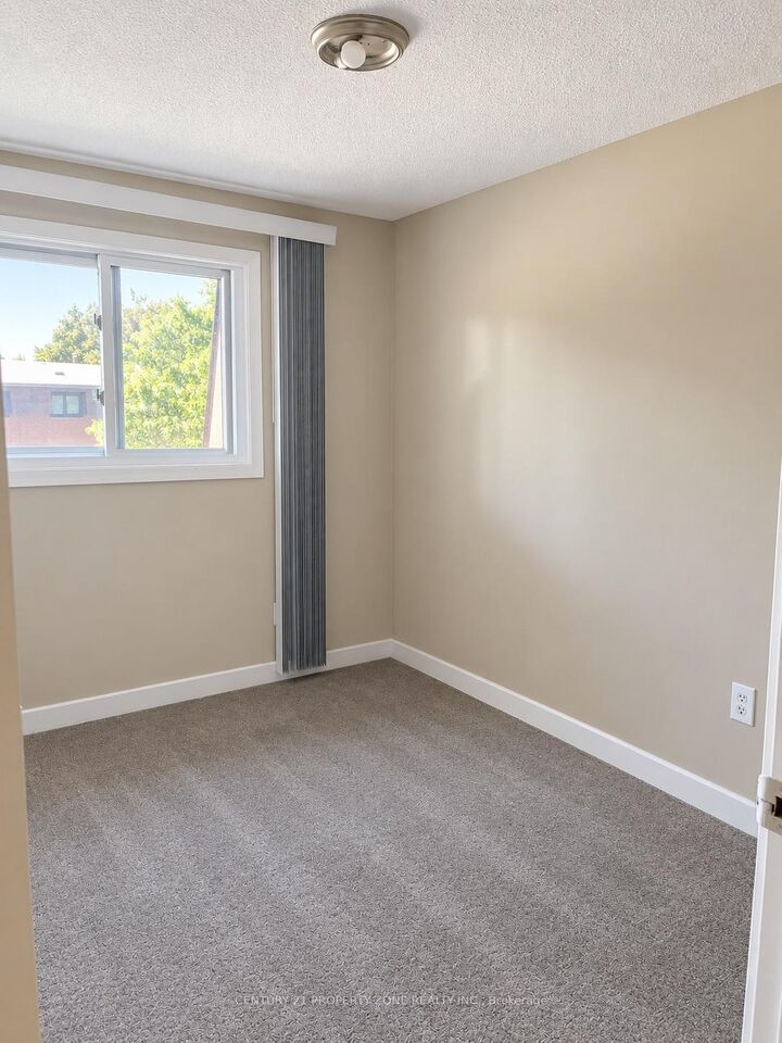 Property Photo:  444 Stone Church Road W Q1  ON L9B 1R1 