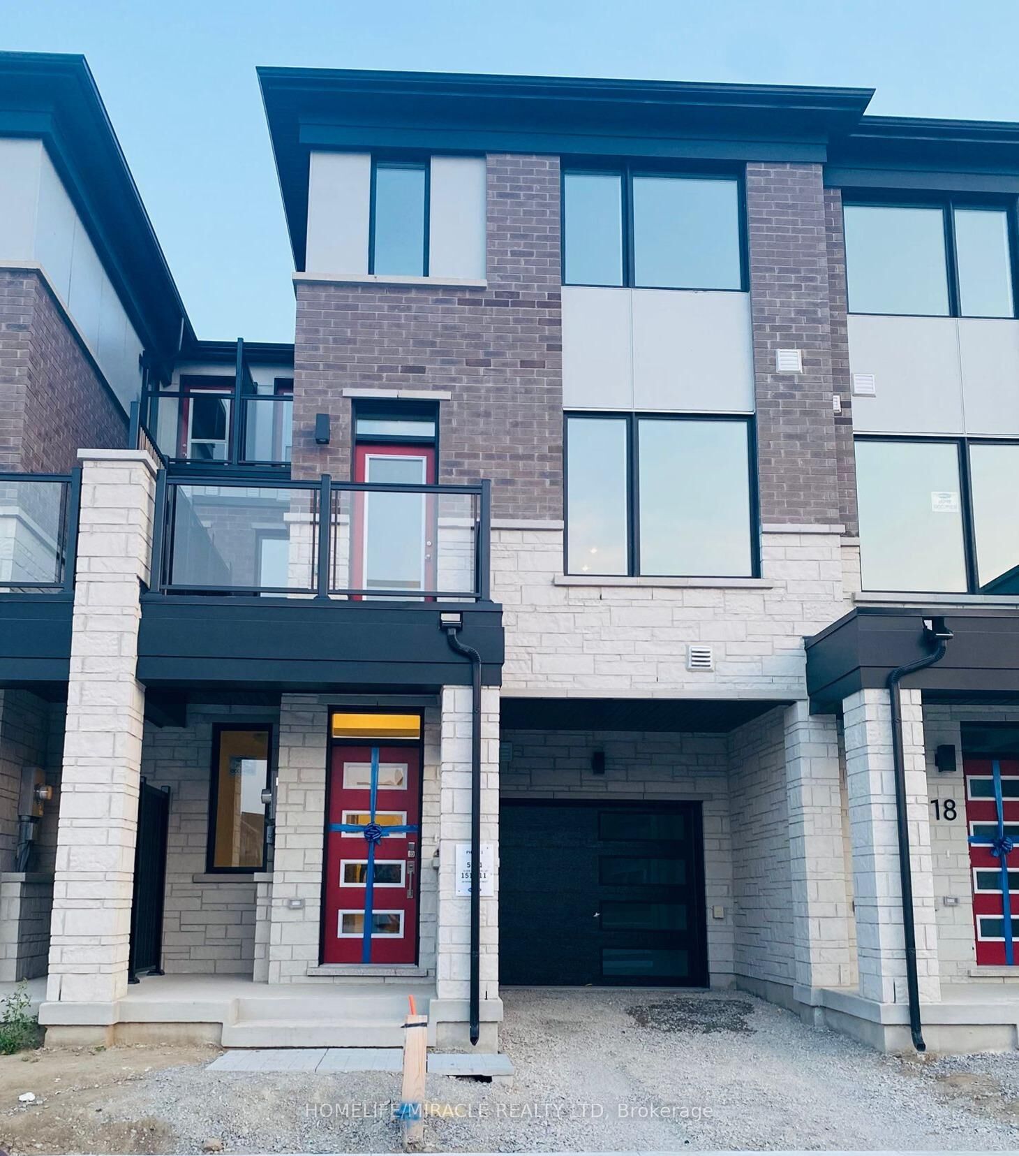 Property Photo:  20 Ennerdale Street  ON L9J 1A2 