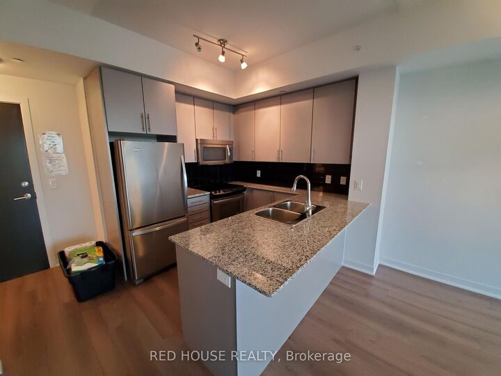 Property Photo:  60 Berwick Avenue 1403  ON M5P 0A3 