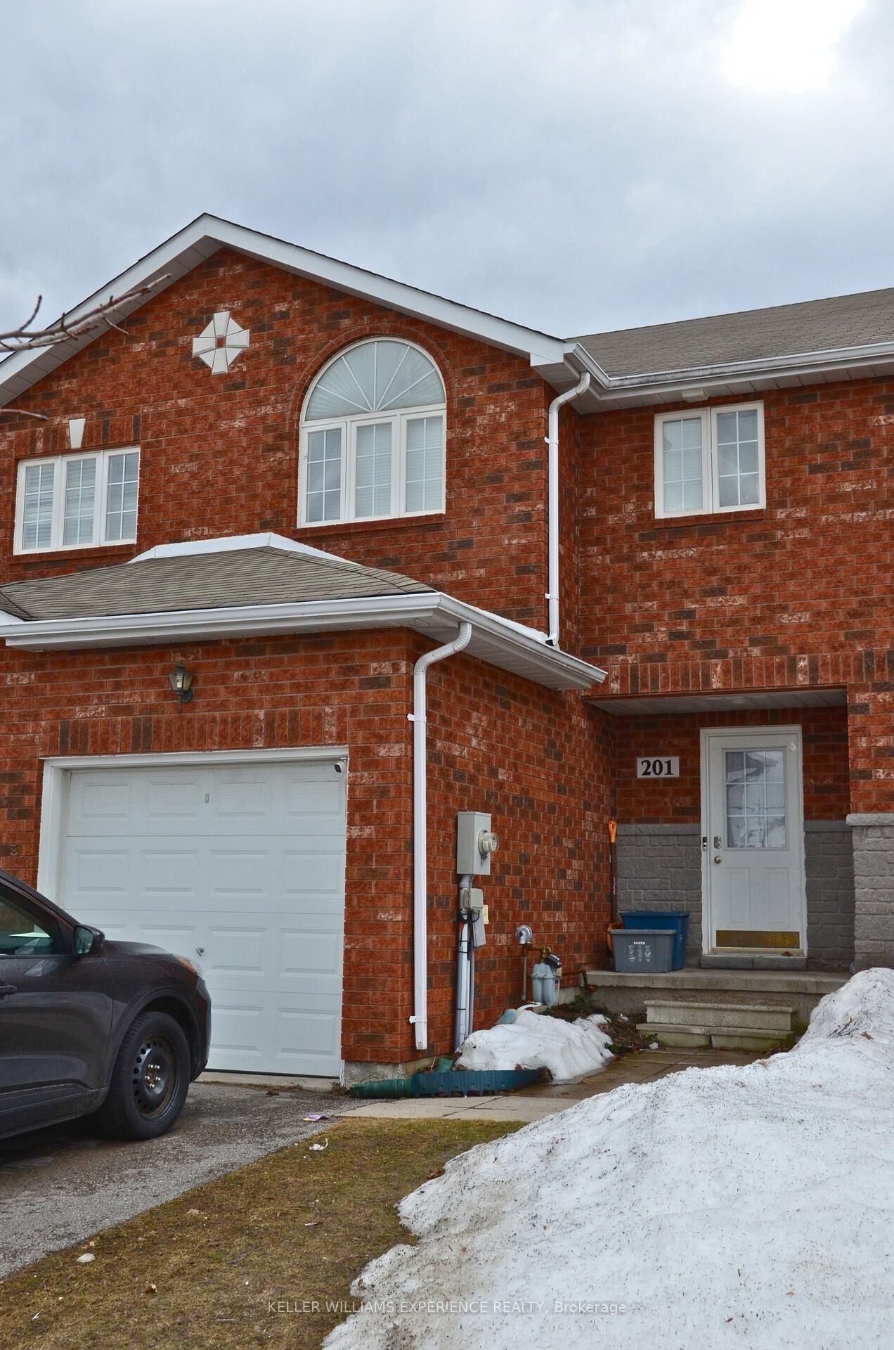 Property Photo:  201 Stanley Street  ON L4M 6X9 